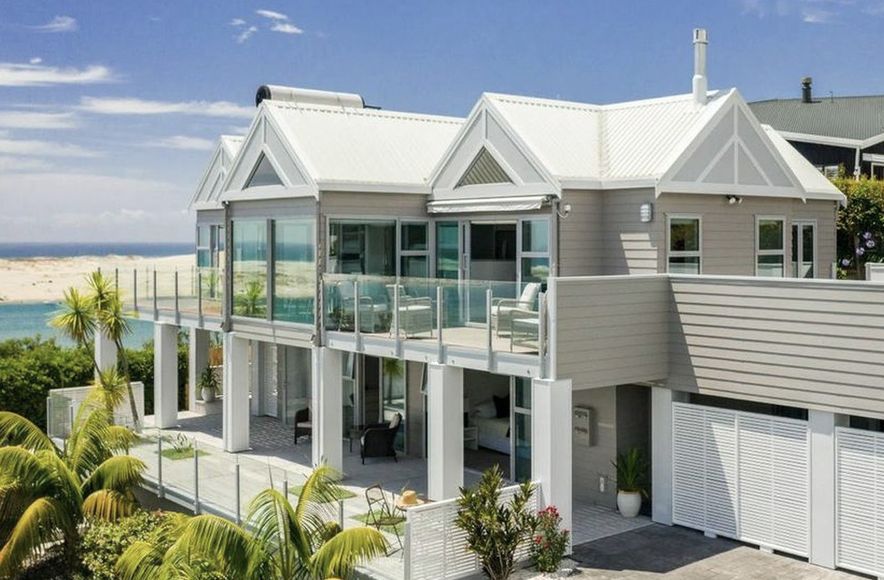Mangawhai Heads 80's Beach House Renovation