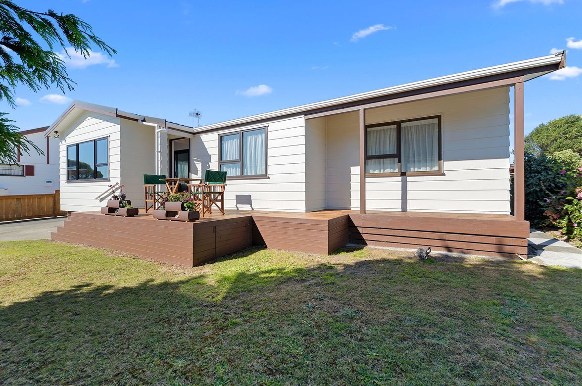 A Stunning Suntrap in Paraparaumu, Wellington