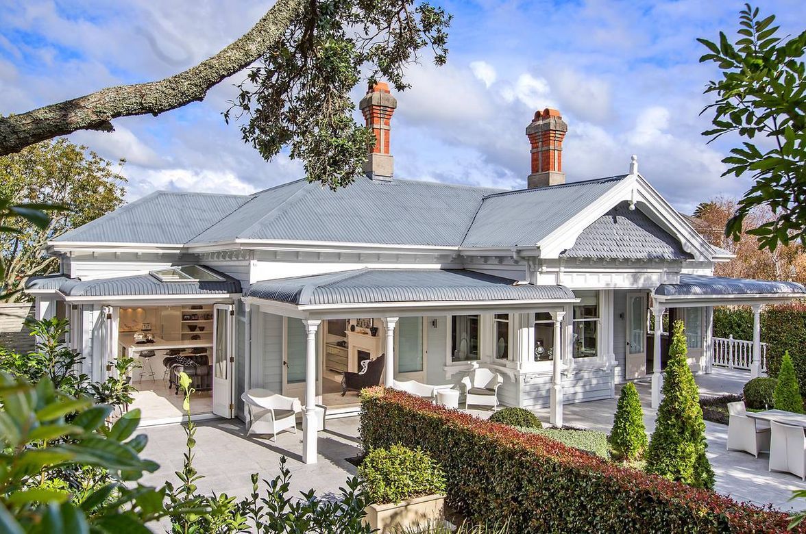 The White House, Ponsonby