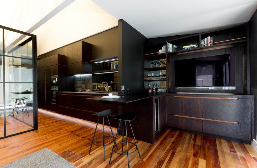 Industrial Moa Apartment