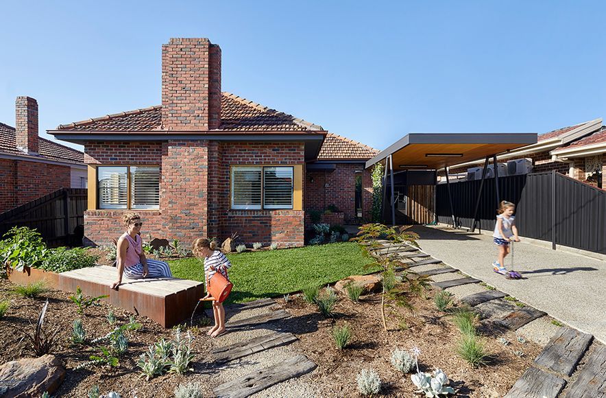 Bent Annexe