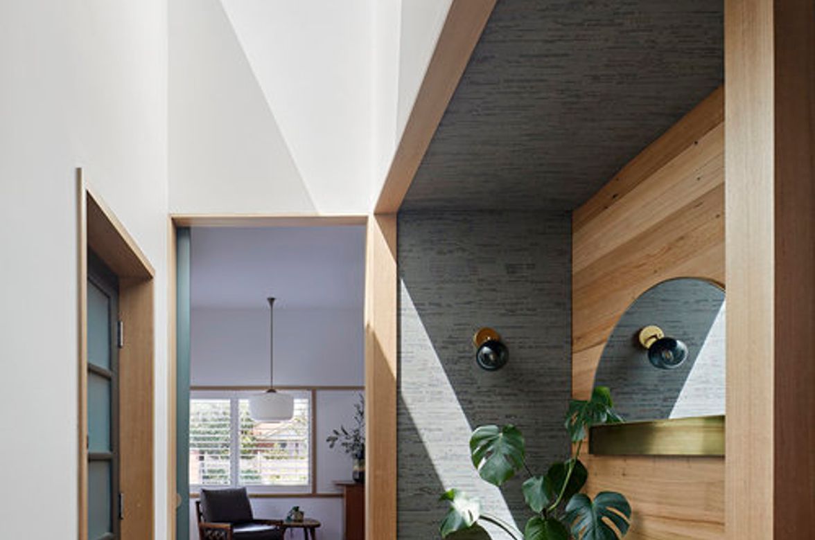 Bent Annexe