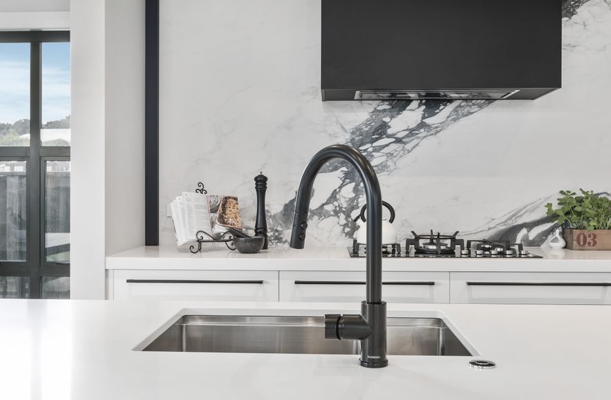 Veined Splashback Feature, Millwater