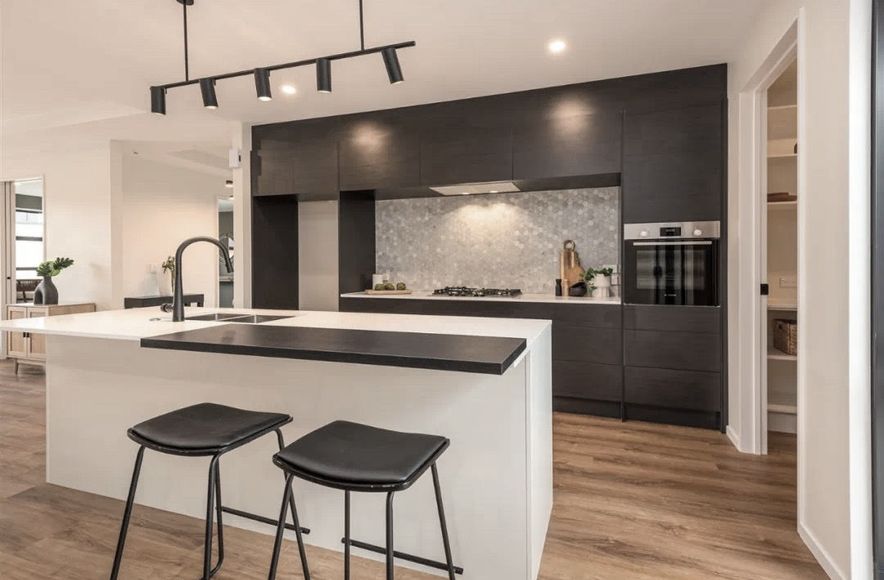 Contrast Kitchen