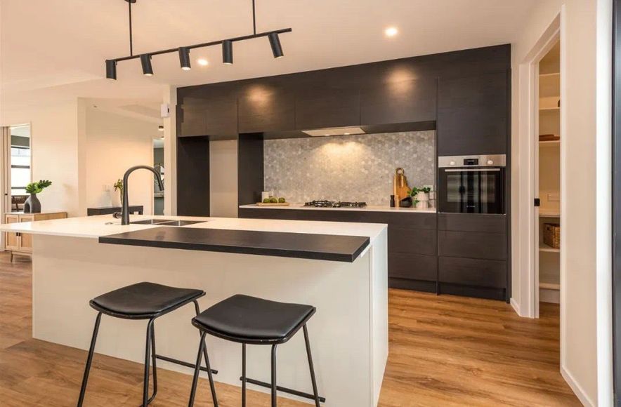 Contrast Kitchen
