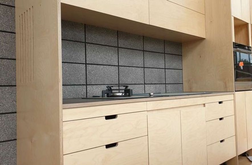 Customised Kitchen Benchtop & Cabinetry