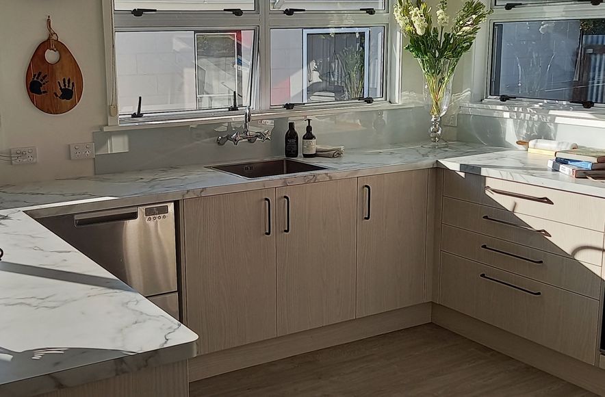 Natural Light with Oak & Marble 