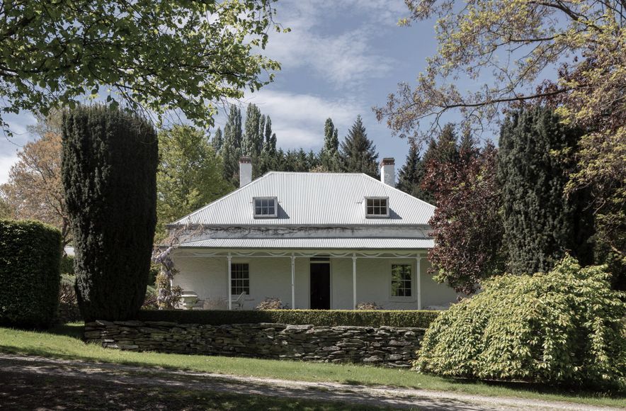 Arrowtown-Lake Hayes Road Home | Historic House