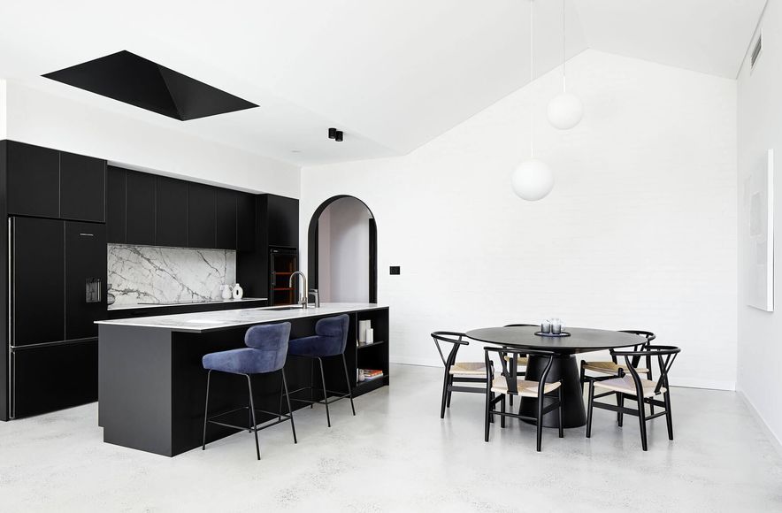 Sophisticated Contrasts in Inglewood