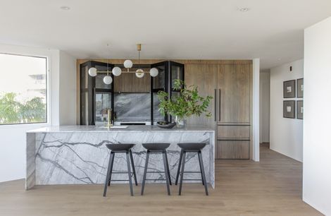 Moody and Mystic Prime Veneer Kitchen