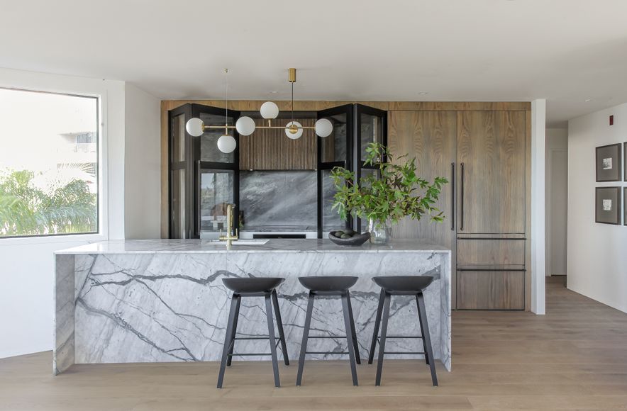 Moody and Mystic Prime Veneer Kitchen