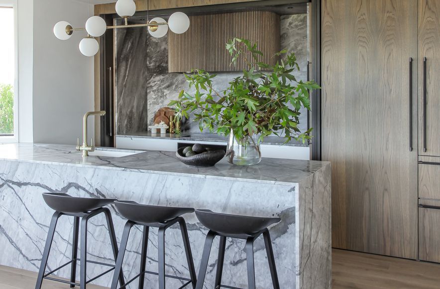 Moody and Mystic Prime Veneer Kitchen