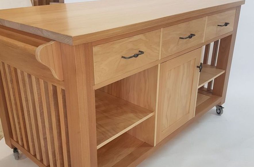 Kauri Kitchen For A Classic Kiwi Villa