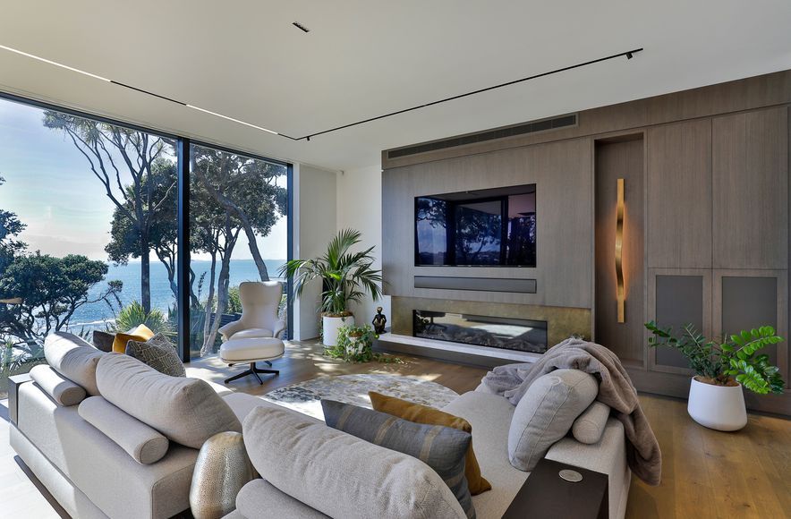 Veneer anchors sculptural space