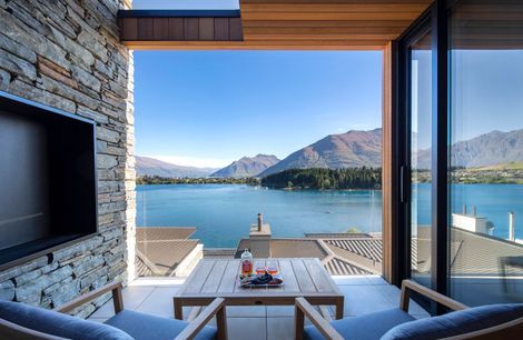 Lakeside Villa | Rohan Collett Architects