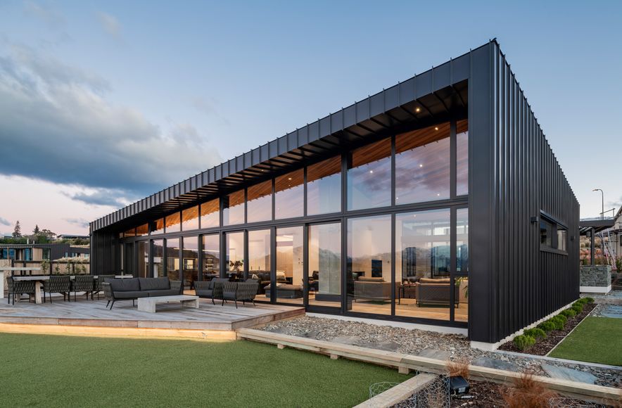 Lake Wanaka house: an abode that perfectly balances shelter and views