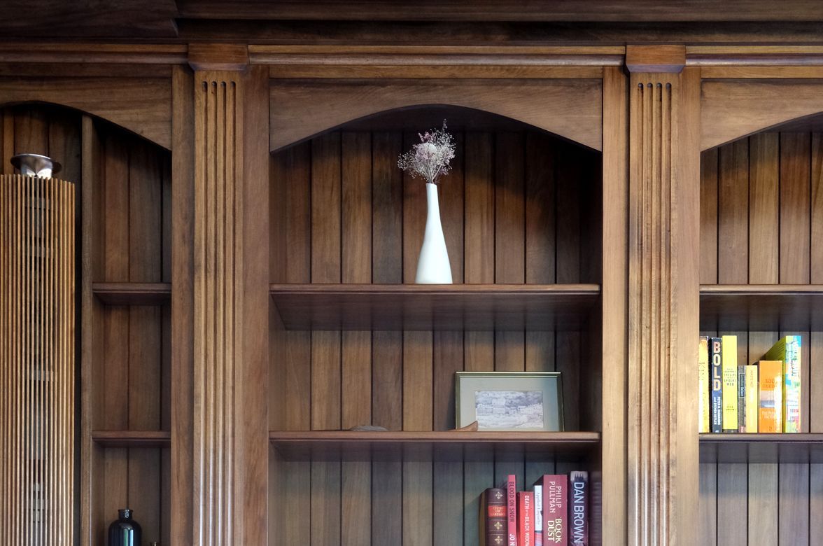 Custom Furniture - Arts
& Crafts Home