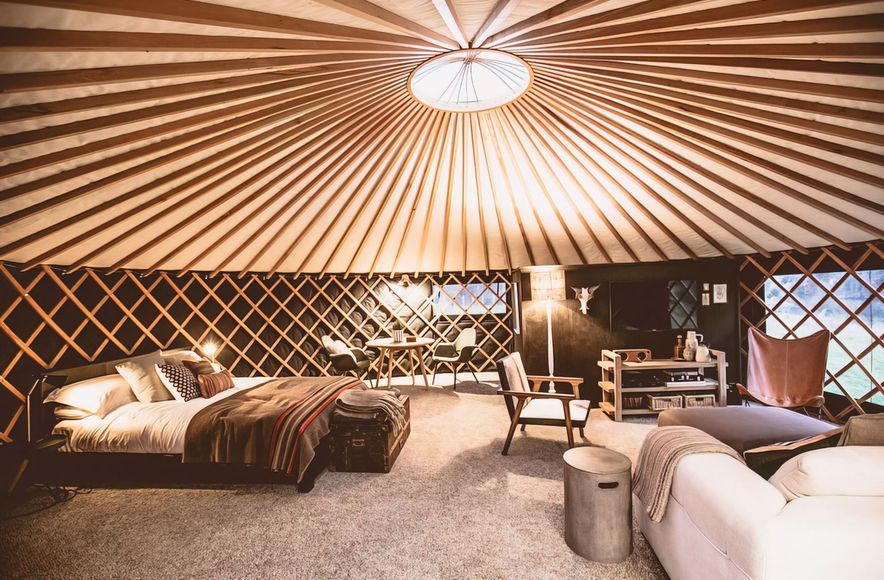 The Round Tent, Raglan
