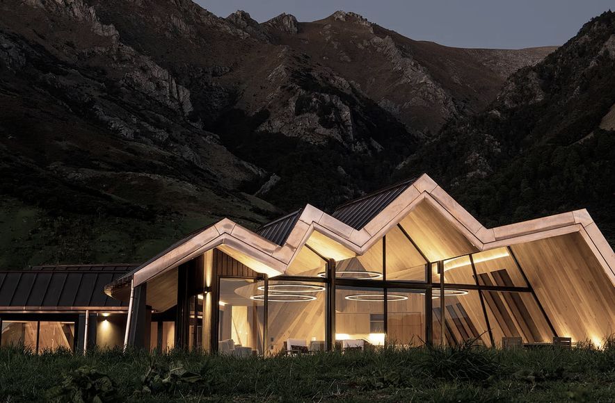 Mt Isthmus Lodge