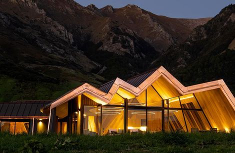 Mt Isthmus Lodge