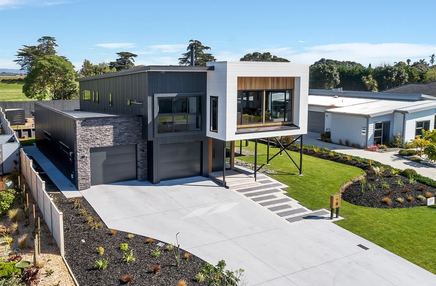 Marsden Cove- Northland- Luxury / Beach House / Outdoor Living / New Build  by Cogan Custom Homes