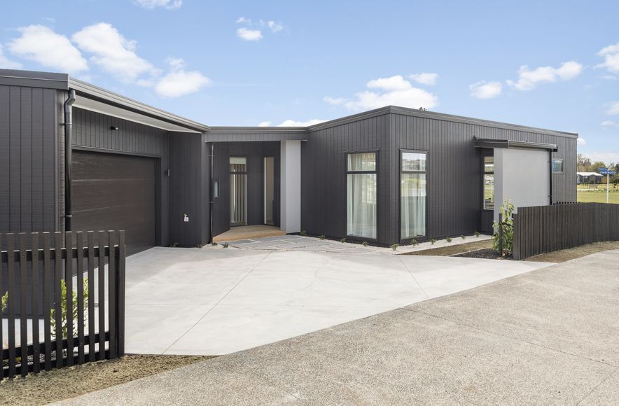 Papakiri Road, Milldale