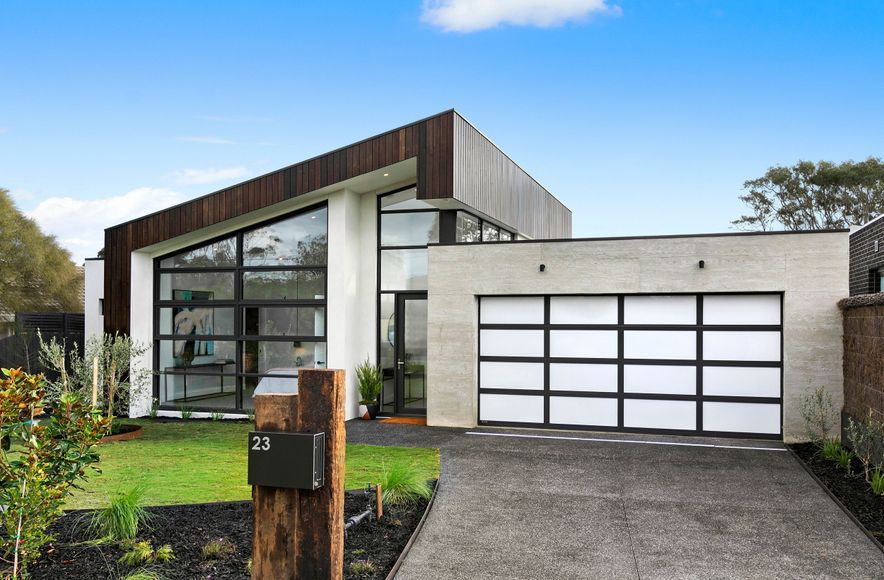23 Nelson, Mornington