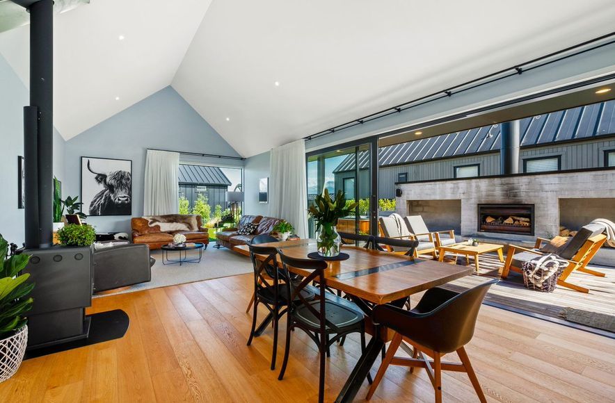 32 Falconer, Jacks Point