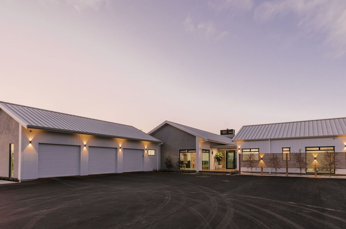 The Bradburys Build