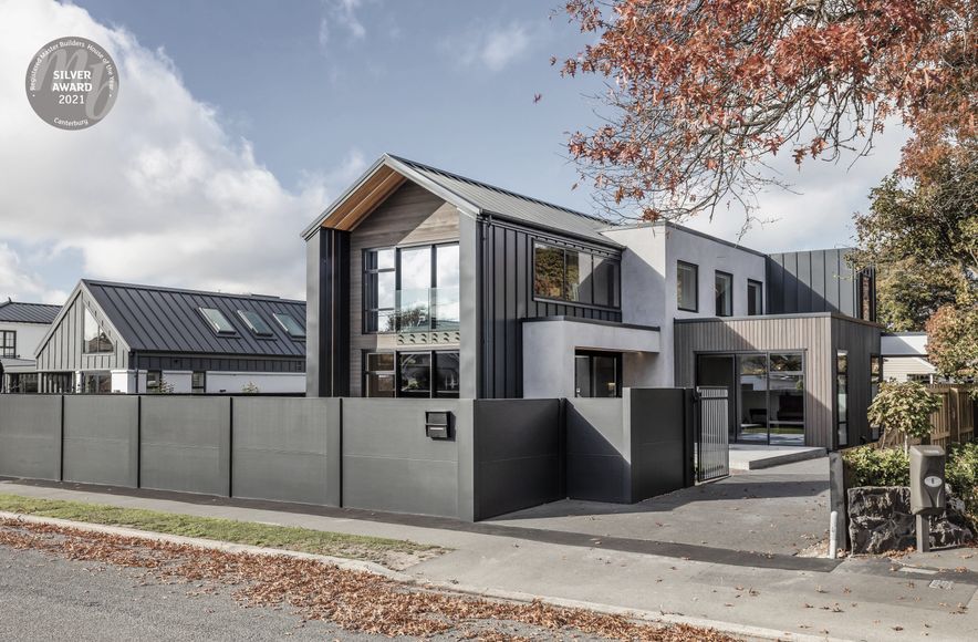 Eye catching Home - Fulton Ave