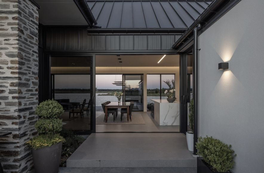 Lake View House