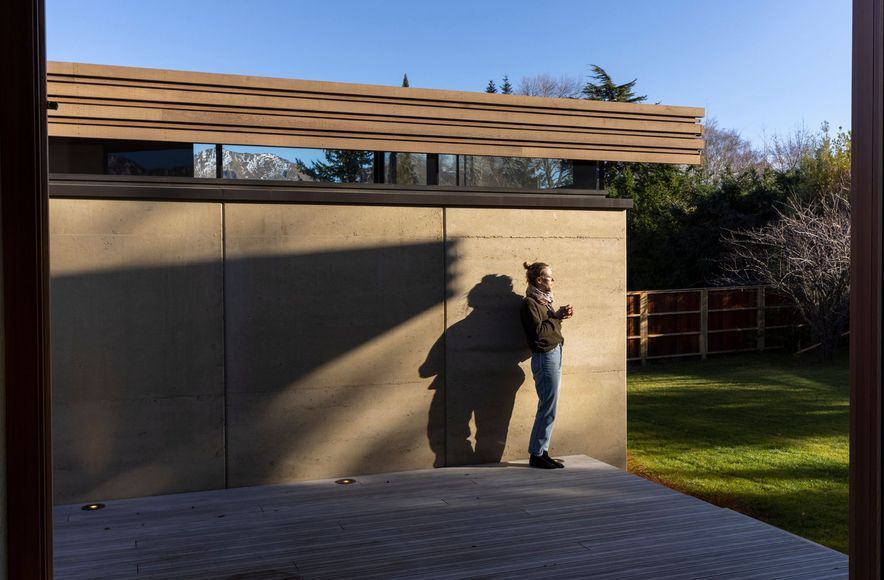 Winding Roof House