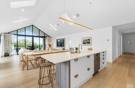 Sentinel Homes Hamilton & Waikato- Quick-Step Perspective Nature Flooring