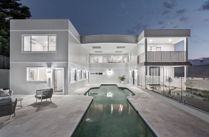 Bolton Point Residence - High End Residential