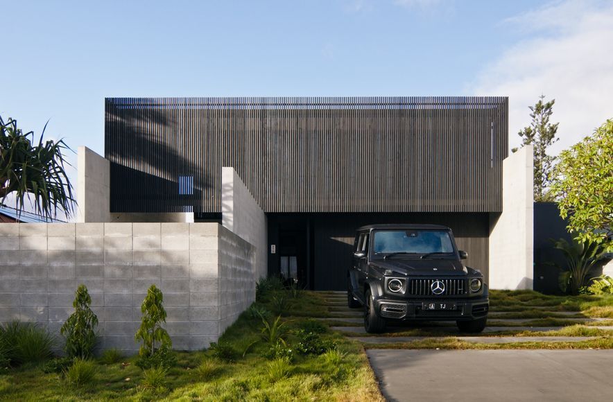 Elanora residence