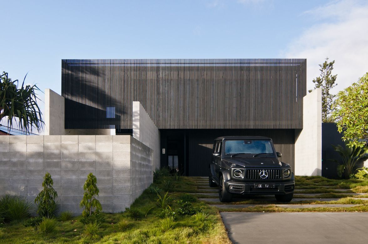 Elanora residence