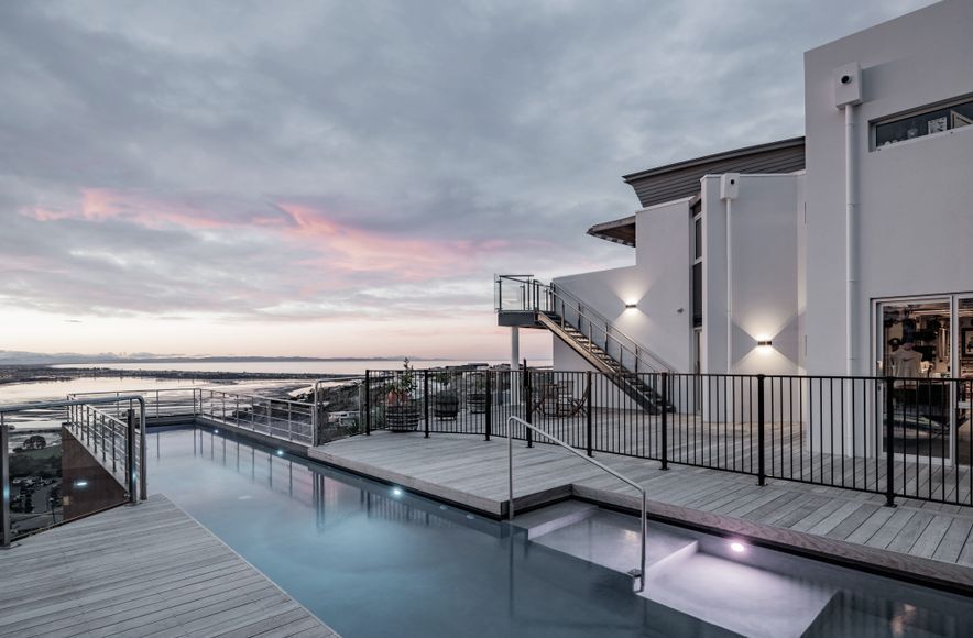 Redcliff's Residence