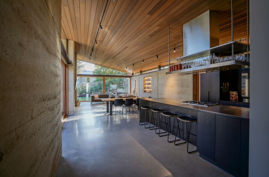 Winding Roof House