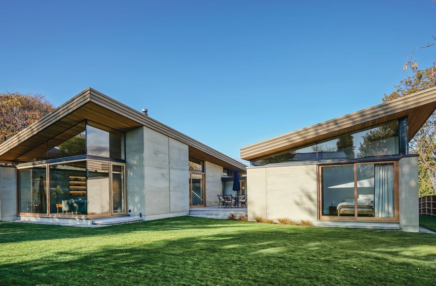 Winding Roof House
