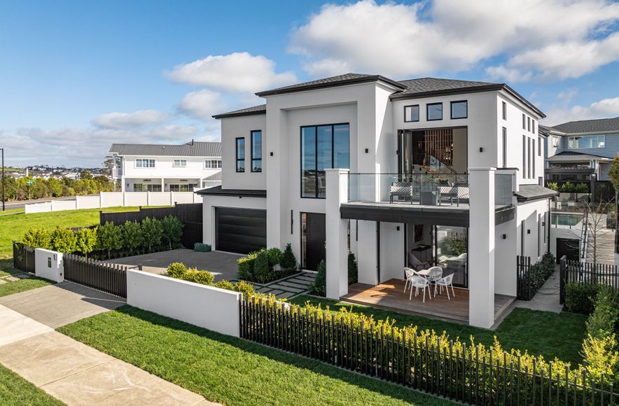 SHOW HOME - Arran Point Parade, Orewa