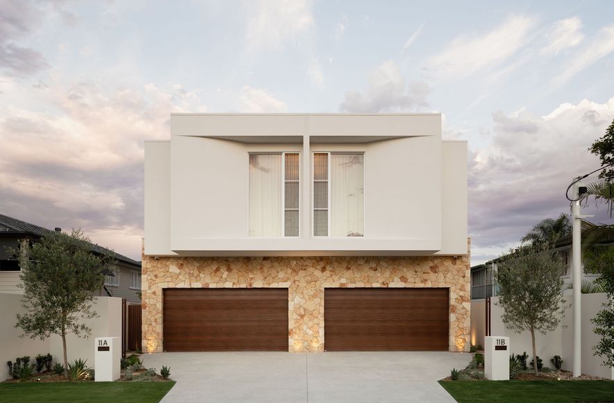 L A Y À facade | Comma Projects