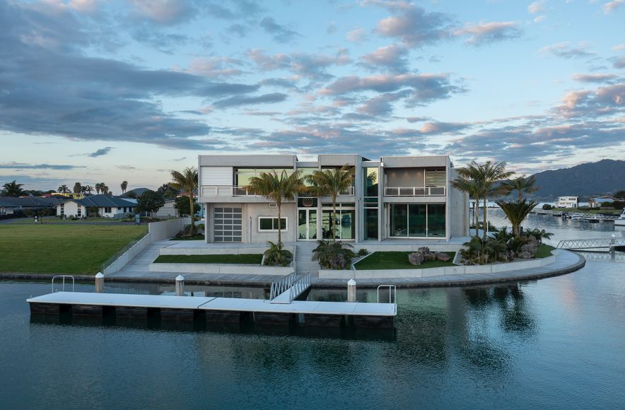 Marsden Cove Residence: a contemporary concrete residence