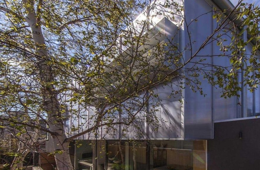 Skin Box House