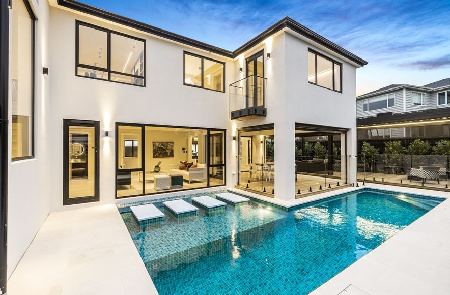 SHOW HOME - Arran Point Parade, Orewa
