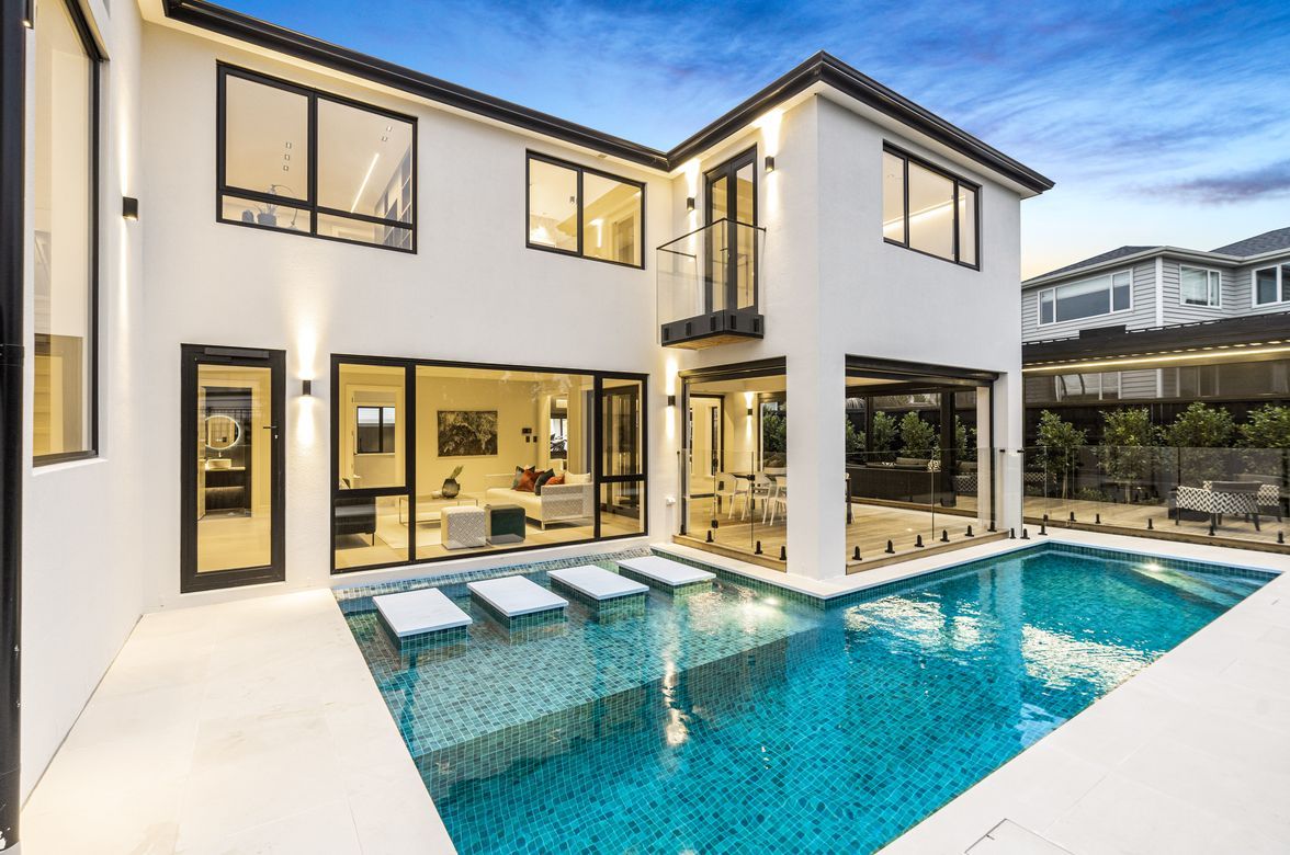 SHOW HOME - Arran Point Parade, Orewa