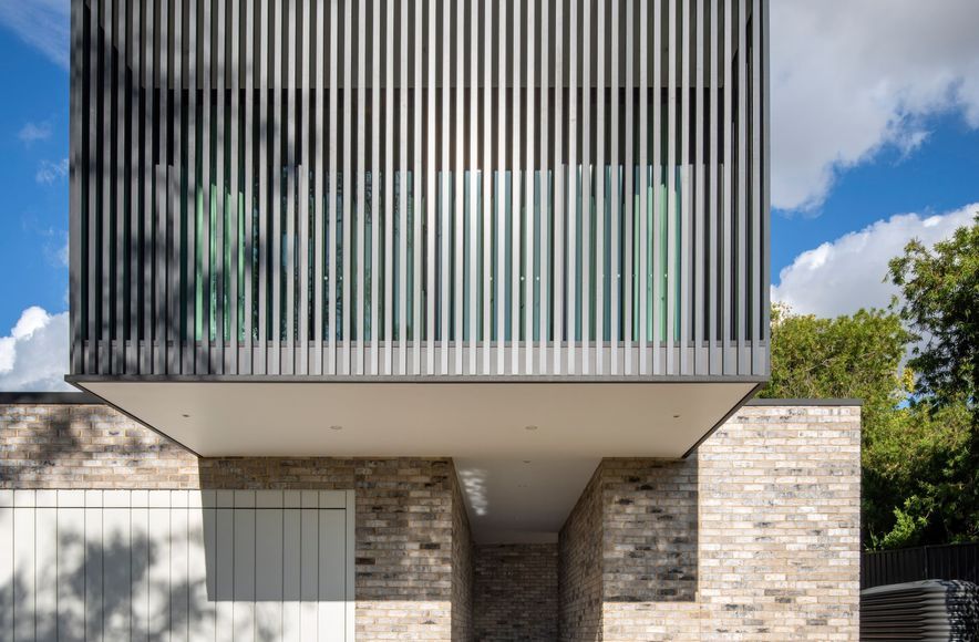 Rentoul - A House on Two Stones