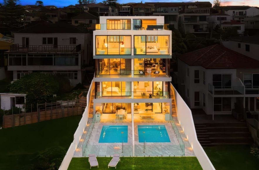 Blutek Brings Smart Technology to Life in a Clifftop Masterpiece