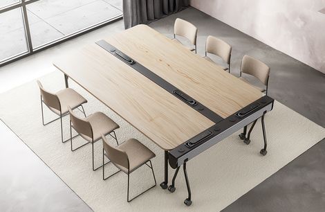 HOWE – Folding Surfaces