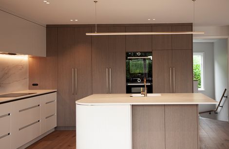 Manhattan Oak Kitchen