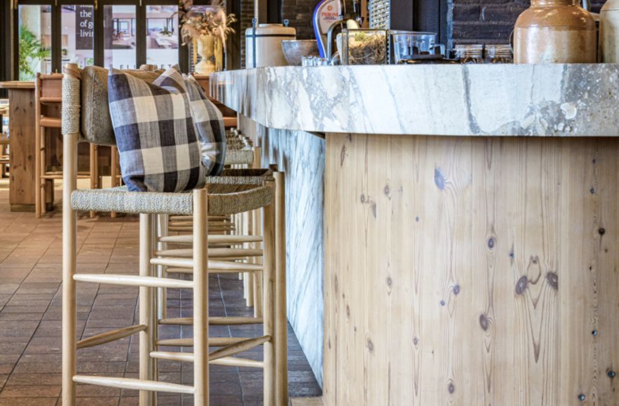 Picnicka Bar & Grill